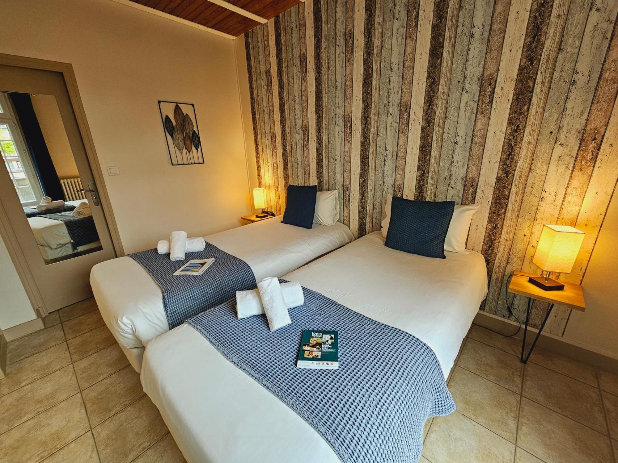 Logis Loire Hotel - Les Cocottes Restaurant Les Rosiers Quarto foto